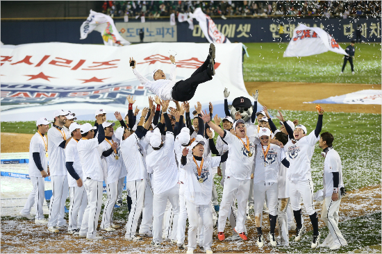올해는삼성이아닌두산이정상에섰다.(사진=두산베어스제공)