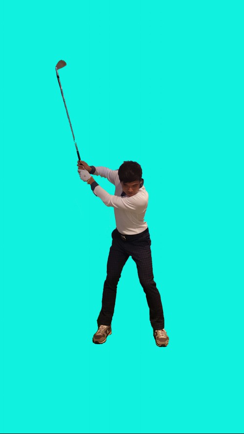 ▲오른팔이떨어지게되면엎어치는스윙을하게된다.