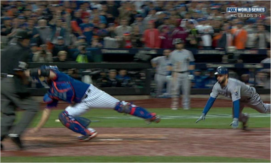 9회초동점을만드는에릭호스머의홈슬라이딩.(홈페이지영상캡처)