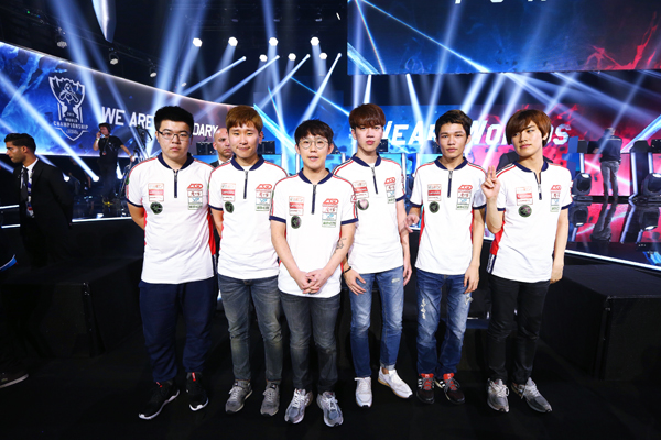 롤드컵 16강에서 탈락한 중국 1위 LGD 게이밍.