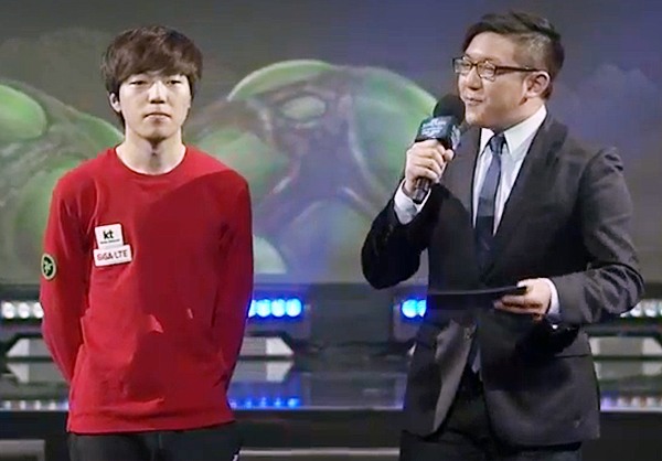 SK텔레콤 김도우를 3대2로 꺾고 2연속 WCS 결승에 오른 KT 이승현(사진=트위치TV 중계 화면 캡처).