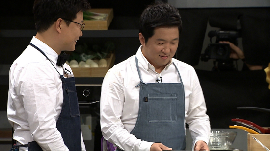 '냉장고를부탁해'MC김성주,정형돈.(JTBC제공사진)