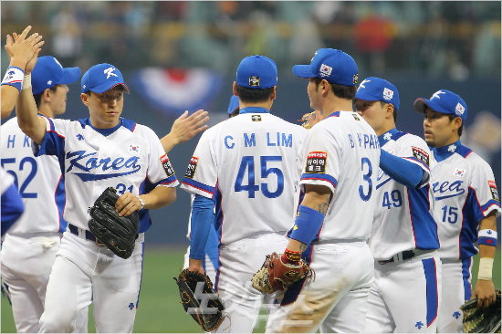 오는11일도미니카공화국과프리미어12B조조별리그2차전에서분위기반전을노리는한국야구대표팀.(자료사진=박종민기자)