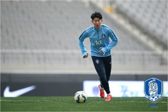 왼발족저근막부상으로약40일가량그라운드에나서지못했던손흥민은소속팀의반대에도자신의뜻을굽히지않고대표팀차출에응했다.손흥민은약체를상대하는A매치에서자신감회복에집중한다는각오다.(자료사진=대한축구협회)