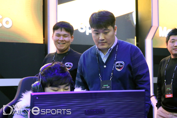 CJ 엔투스 강현종 감독 "아마추어 프로 안가리고 최선 다할 것"