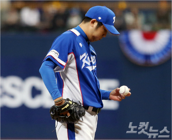 '나에게한국야구운명이달렸다'올해한국시리즈에서14년만에두산의우승을이끌었던장원준은대표팀에서도팀의명운을책임질중요한역할을맡았다.(자료사진=윤성호기자)