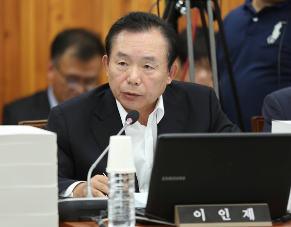 ▲이인제새누리당최고위원(사진=페이스북)