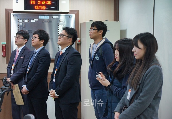 ▲사법연수생등이부산교도소시설등을참관하고있다.(사진제공=부산교도소)