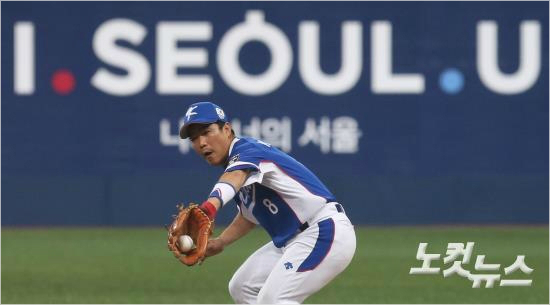 "내가대한민국캡틴이다."정근우가주장의역할을100%해내며한국을정상으로이끌었다.(자료사진=윤성호기자)