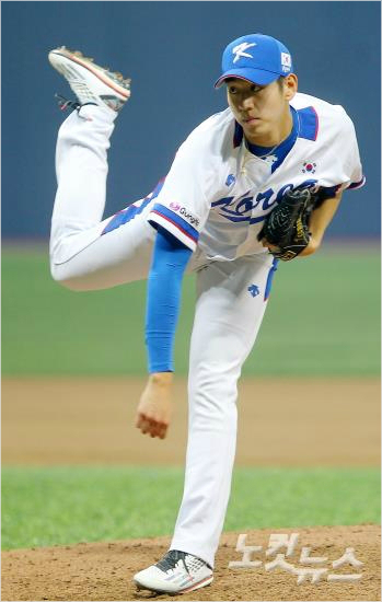 생애처음으로대표팀에발탁된뒤선발로활약한이대은.(자료사진=박종민기자)