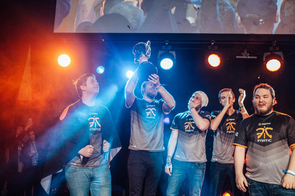 페이스잇 2015 스테이지3 우승을 차지한 프나틱.(사진=드림핵 공식 SNS 발췌)