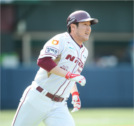 넥센을떠나케이티와4년60억원에계약한외야수유한준.(자료사진=넥센)
