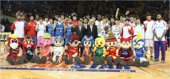 2014-2015시즌KBL올스타전을빛낸올스타들의단체사진(사진제공/KBL)