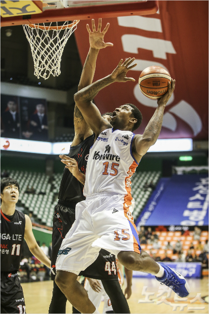 인천전자랜드로돌아온리카르도포웰(사진제공/KBL)