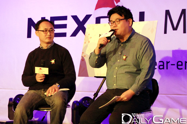 넥슨 이상만 해외모바일사업본부장(왼쪽)과 노정환 국내모바일사업본부장.