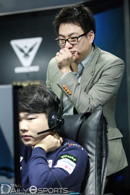 KT 이지훈 감독의 2015년 "다사다난, 다이내믹, 다시 시작"