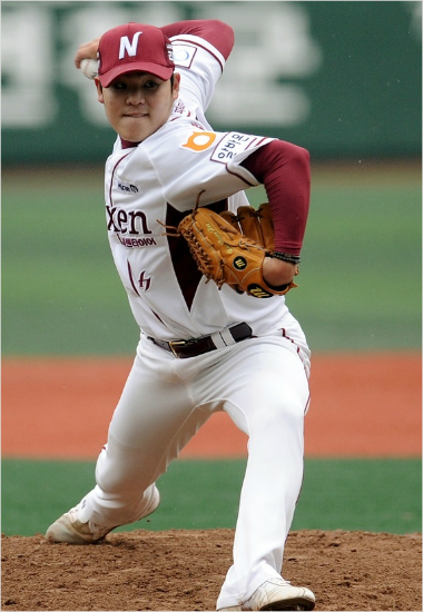 "수술받고더건강해져서돌아올게요."넥센한현희가수술대에오른다.(사진=넥센히어로즈제공)
