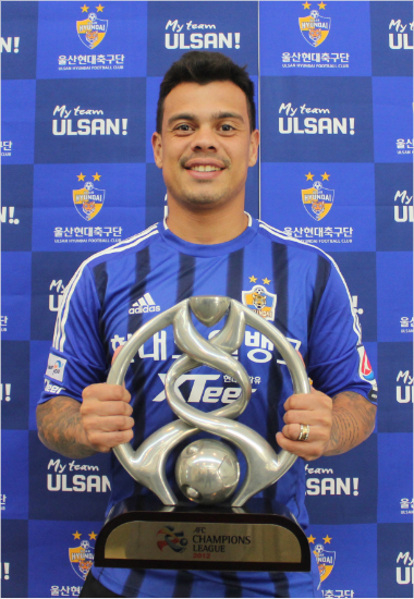 선수단개편에나선K리그클래식울산은브라질청소년대표출신공격형미드필더베르나르도를영입해공격에무게를더했다.(자료사진=울산현대)