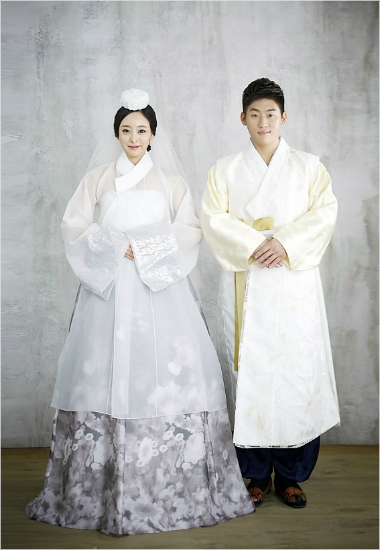 김진곤의웨딩사진.(사진=케이티위즈제공)