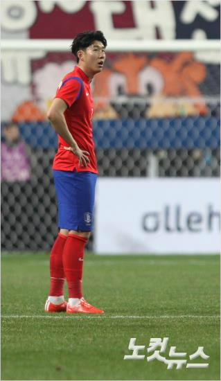 레스터시티와FA컵3라운드에서7경기만의선발출전해풀타임을소화한손흥민이지만실제경기에서의영향력은미비했다.황진환기자