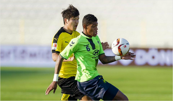 박주호는K리그클래식'1강'전북을상대로견고한수비를선보이며유럽리그에서오랫동안살아남은비결을분명하게선보였다.(자료사진=도르트문트공식페이스북갈무리)