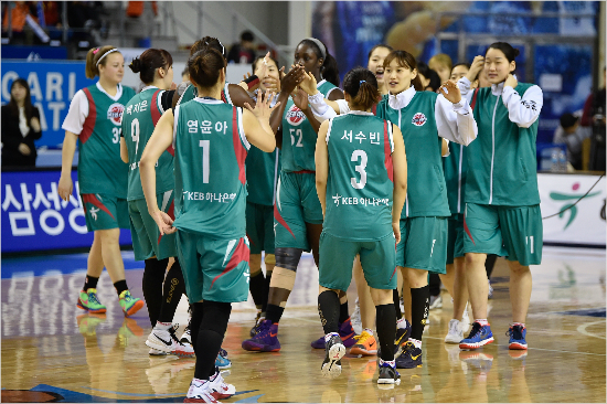 삼성생명을꺾고여자프로농구정규리그2위를지킨부천하나은행(사진제공/WKBL)