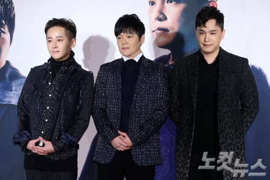 그룹엠씨더맥스가27일오후서울용산구한남동언더스테이지에서열린정규8집앨범'파토스'기자간담회에서포즈를취하고있다.박종민기자