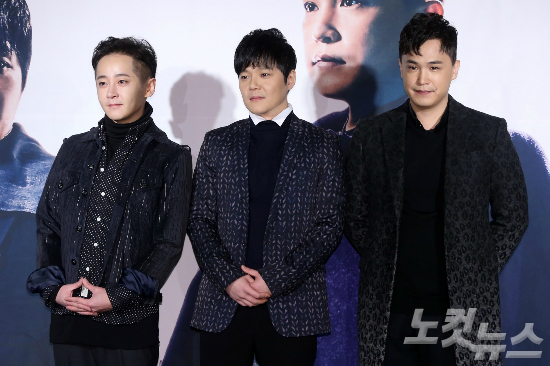 그룹엠씨더맥스가27일오후서울용산구한남동언더스테이지에서열린정규8집앨범'파토스'기자간담회에서포즈를취하고있다.박종민기자