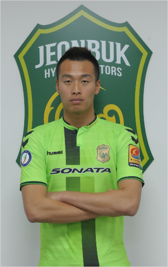 유럽진출을노렸던국가대표공격수김신욱은방향을바꿔전북의'아시아챔피언'등극에힘을보태기로했다.(자료사진=전북현대모터스)