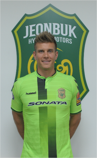 K리그클래식3연패와아시아축구연맹(AFC)챔피언스리그우승에도전하는전북은호주국가대표출신수비형미드필더에릭파탈루를영입해전력보강의마지막퍼즐을맞췄다.(자료사진=전북현대모터스)