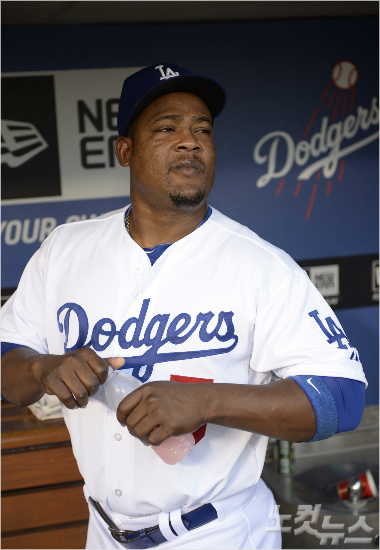 올해클리블랜드와1년계약을맺은LA다저스류현진의전동료후안유리베.(자료사진)