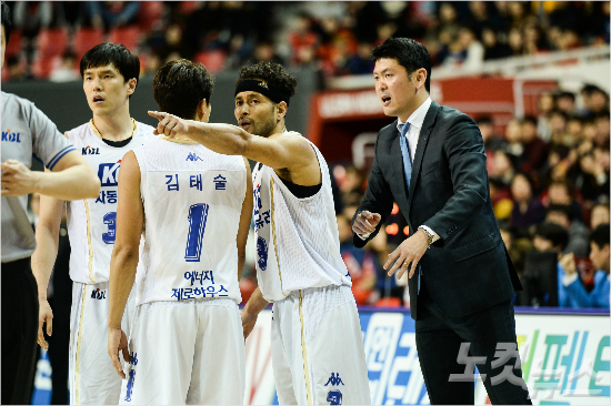 전주KCC추승균감독과선수들(사진/KBL)