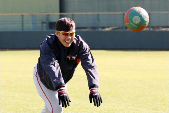 "받아라,나의신무기를..."권혁이체인지업장착으로한단계업그레이드된다.(사진=한화이글스제공)