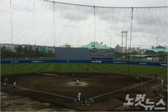 삼성-요코하마전이열린기노완구장.아열대기후를자랑하는오키나와지만,날씨가흐리다.(오키나와=김동욱기자)