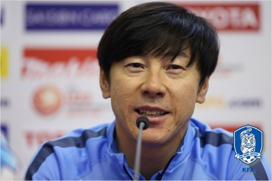 신태용감독이이끄는올림픽축구대표팀은지난런던대회에서사상첫올림픽메달이라는성과를냈던'홍명보호'의위업에도전하는입장이다.(자료사진=대한축구협회)