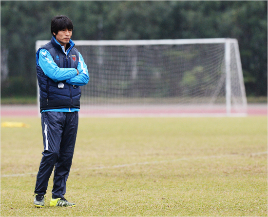지난해우승팀광저우헝다를상대로2016아시아축구연맹챔피언스리그조별예선첫경기를치르는포항의최진철감독은후반에승부를걸어승리를노린다는계획이다.(자료사진=한국프로축구연맹공동취재단)