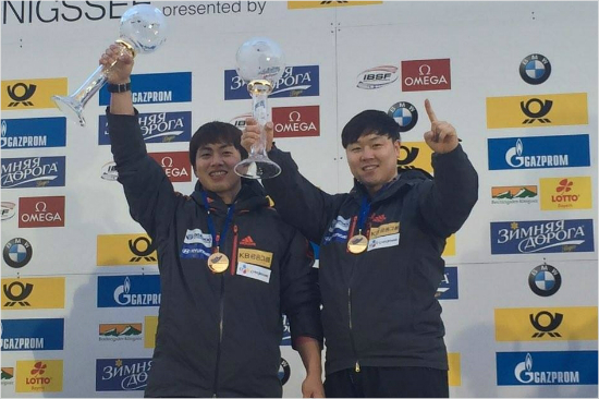 원윤종(오른쪽)과서영우.(사진=대한봅슬레이스켈레톤경기연맹페이스북)