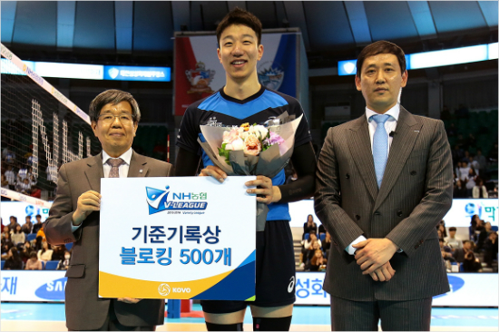 통산500블로킹을달성한신영석.(사진=KOVO제공)