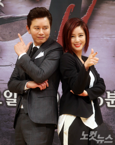 배우김민종과김성령이4일오후서울목동SBS사옥에서열린드라마‘미세스캅2’제작발표회에참석해포토타임을갖고있다.(사진=황진환기자)
