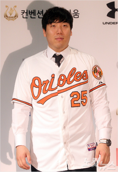 '조금만더기다려라'지난해볼티모어입단기자회견때김현수의모습.(자료사진=황진환기자)