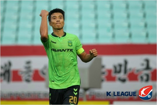 공식개막전에나설전북공격수이동국.과연개막첫골의주인공이될수있을까.(사진=한국프로축구연맹)