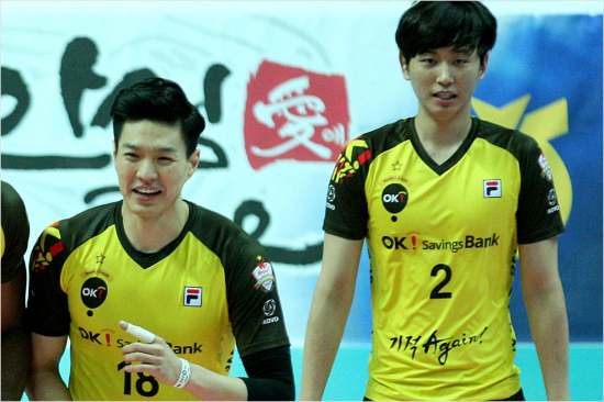 주전선수부상으로기회를잡은한상길(왼쪽)과곽명우.(사진=KOVO제공)