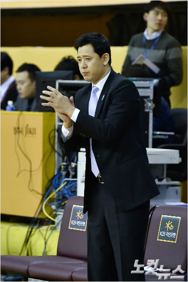 인천신한은행의차기사령탑으로내정된부천KEB하나은행의신기성코치(사진제공/WKBL)