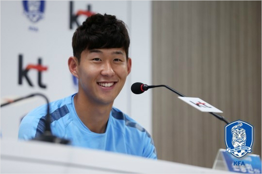 '손흥민'이라는공통분모를가진축구대표팀과올림픽대표팀,토트넘은3월A매치기간에'휴식'이라는깜짝선물을통해손흥민의분발을공개적으로요청했다.(자료사진=대한축구협회)