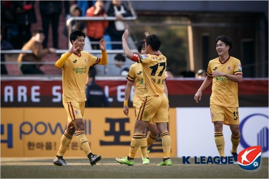 광주이적첫경기에서2골을몰아친정조국.(사진=한국프로축구연맹제공)