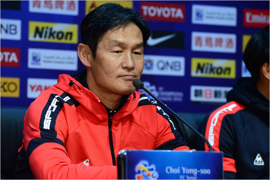 산둥루넝과대결을앞둔FC서울의최용수감독은올시즌아시아축구연맹챔피언스리그조별예선에서중국원정을떠난K리그클럽의부진한성적을서울이깨겠다는분명한의지를선보였다.(자료사진=한국프로축구연맹공동취재단)