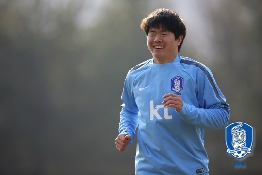 문창진은올림픽축구대표팀에서가장자신을위협할경쟁상대로권창훈을꼽았다.(자료사진=대한축구협회)