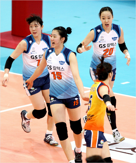 프로1년차강소휘는2016리우올림픽세계예선에참가하는여자배구대표팀에당당히발탁돼국제무대에서자신의기량을선보일기회를잡았다.(자료사진=KOVO)