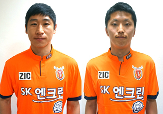 이근호(왼쪽)와문상윤.(사진=제주유나이티드제공)