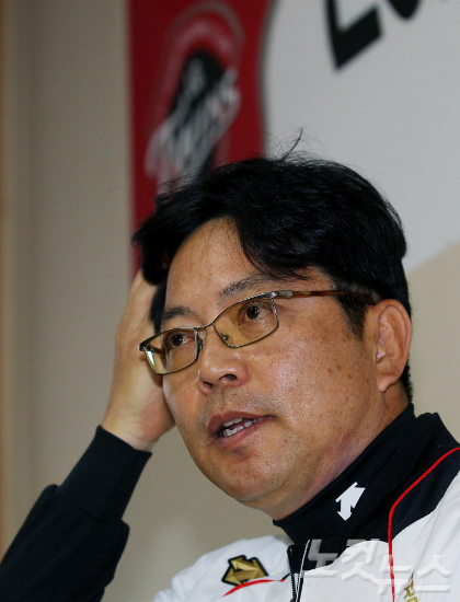 1일LG트윈스양상문감독은몇달전부터개막전선발로헨리소사의등판을결정했었다고밝혔다.(사진=자료사진)